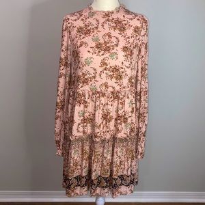 Pink boho dress size small. NWT